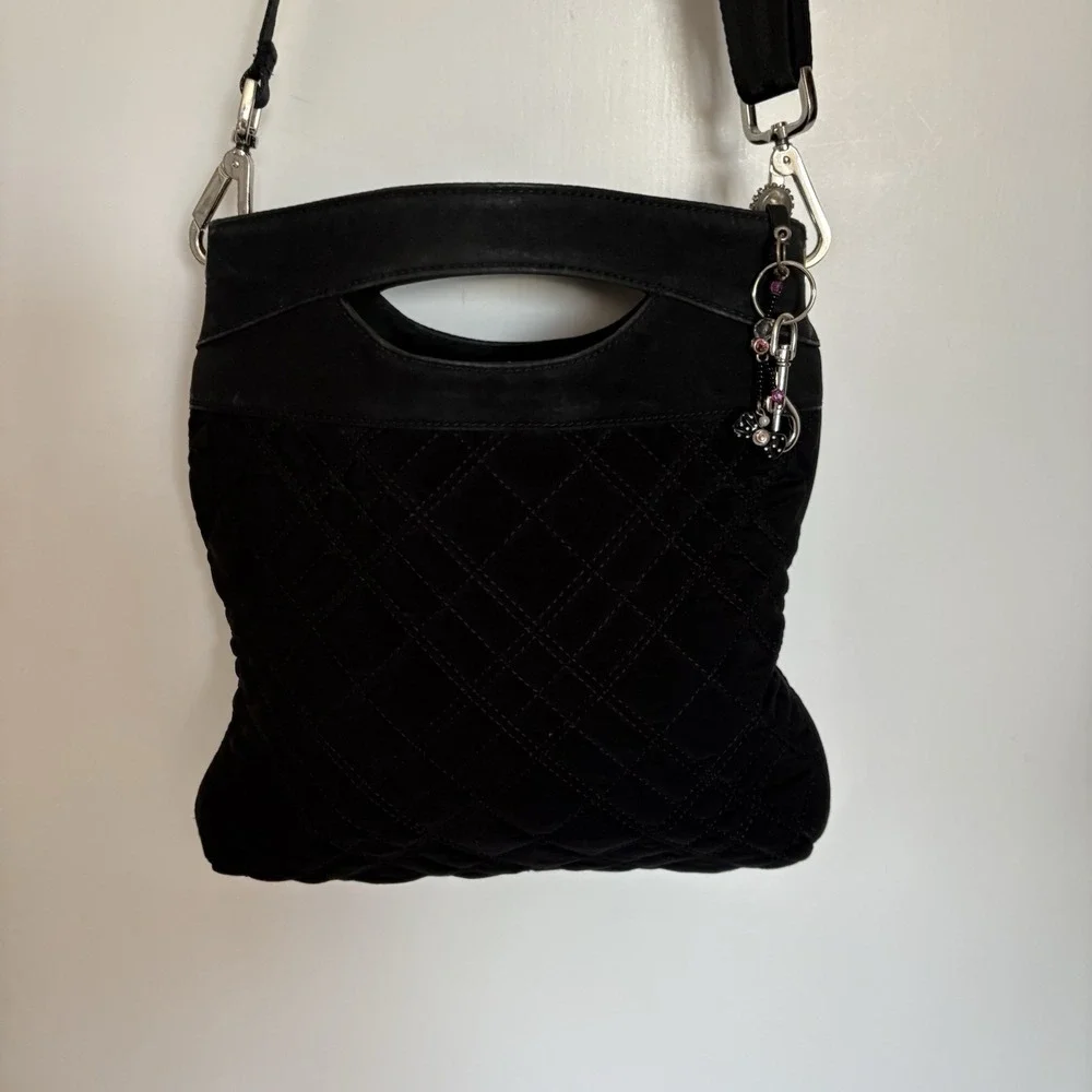 VERA BRADLEY BLACK CROSSBODY BAG PURSE - QUILTED